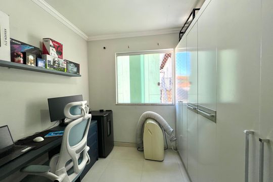 Apartamento à venda com 3 quartos, 60m² em Planalto, Belo Horizonte