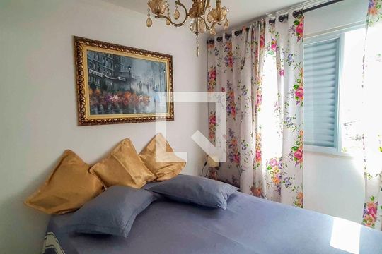 Apartamento para alugar com 2 quartos, 53m² em Padroeira, Osasco