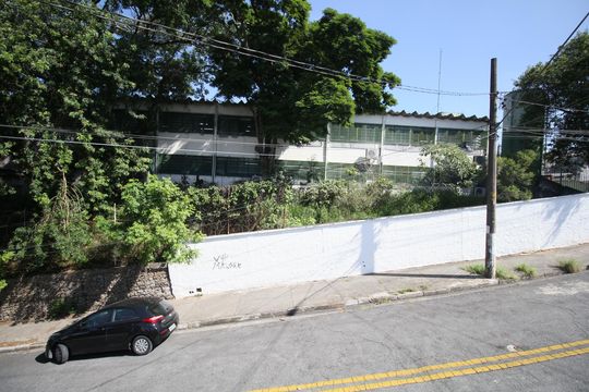 Vista  de casa à venda com 3 quartos, 66m² em Jardim Oliveiras, Taboão da Serra