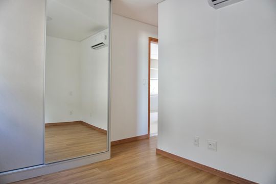 Suíte 2 de apartamento à venda com 2 quartos, 105m² em Funcionários, Belo Horizonte
