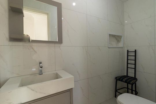 Banheiro Social 2 de casa à venda com 3 quartos, 80m² em Cidade Industrial de Curitiba, Curitiba