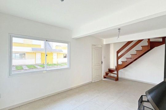 Sala de casa de condomínio para alugar com 3 quartos, 135m² em Hípica, Porto Alegre