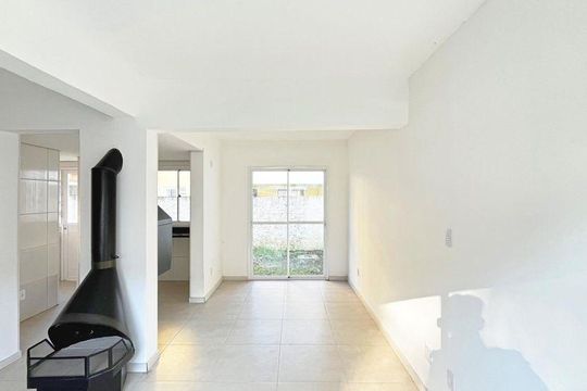 Sala de casa de condomínio para alugar com 3 quartos, 135m² em Hípica, Porto Alegre