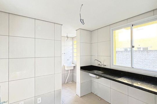Cozinha de casa de condomínio para alugar com 3 quartos, 135m² em Hípica, Porto Alegre
