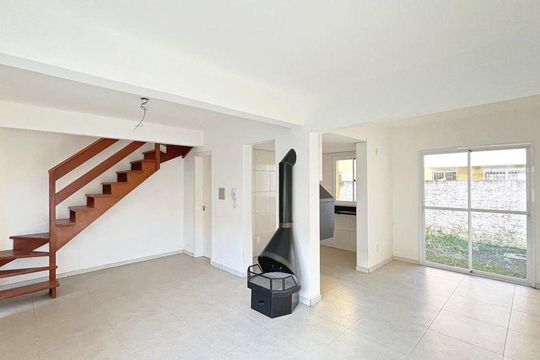 Sala de casa de condomínio para alugar com 3 quartos, 135m² em Hípica, Porto Alegre