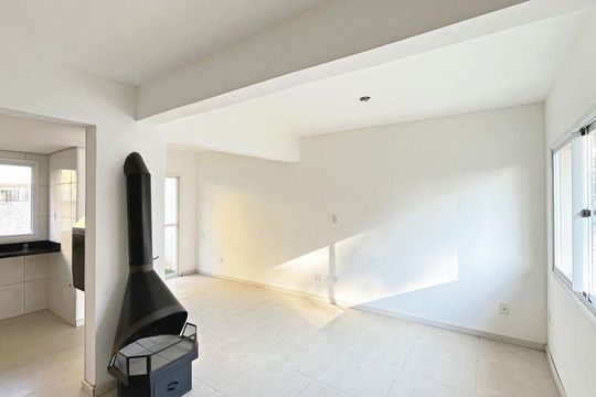 Sala de casa de condomínio para alugar com 3 quartos, 135m² em Hípica, Porto Alegre