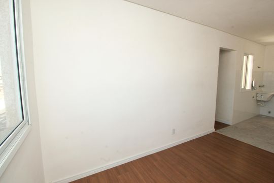 Sala de apartamento à venda com 2 quartos, 41m² em Jardim Stella, Santo André