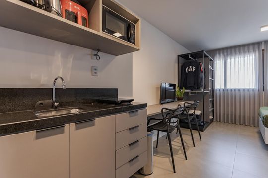 Cozinha de kitnet/studio para alugar com 1 quarto, 26m² em Rio Branco, Porto Alegre