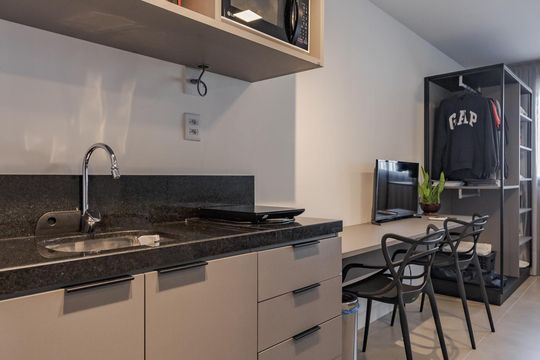 Cozinha de kitnet/studio para alugar com 1 quarto, 26m² em Rio Branco, Porto Alegre