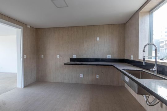 Cozinha de apartamento à venda com 4 quartos, 352m² em Santa Lúcia, Belo Horizonte