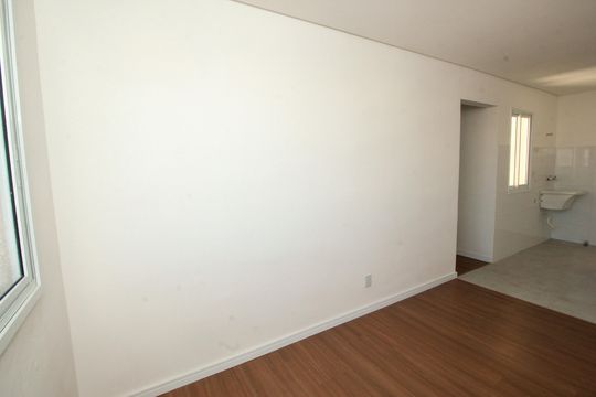 Sala de apartamento à venda com 2 quartos, 41m² em Jardim Stella, Santo André