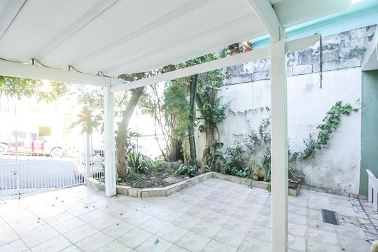 Garagem de casa à venda com 4 quartos, 120m² em Vila dos Remedios, São Paulo