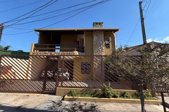 Fachada de casa à venda com 3 quartos, 250m² em Jardim Torres Sao Jose, Jundiaí