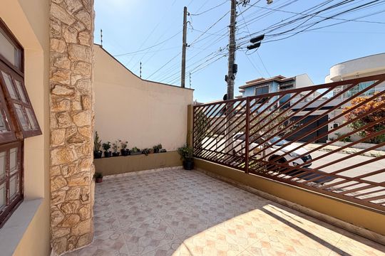 Garagem de casa à venda com 3 quartos, 250m² em Jardim Torres Sao Jose, Jundiaí