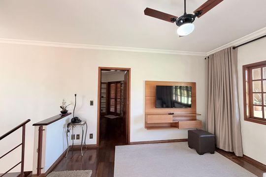 Sala de TV de casa à venda com 3 quartos, 250m² em Jardim Torres Sao Jose, Jundiaí