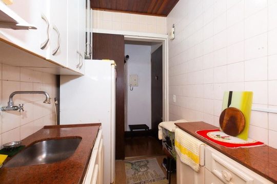 Cozinha de apartamento à venda com 1 quarto, 50m² em Jardim do Salso, Porto Alegre