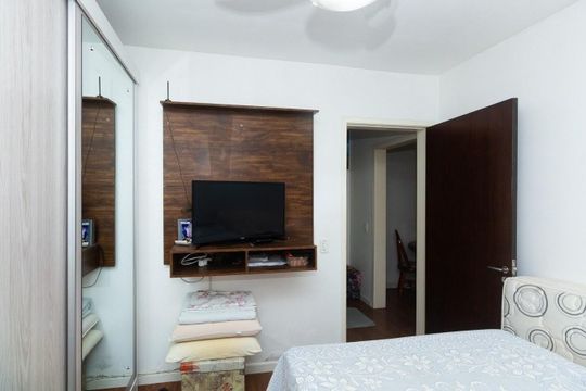 Quarto de apartamento à venda com 1 quarto, 50m² em Jardim do Salso, Porto Alegre