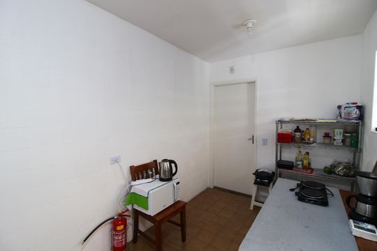 Cozinha de kitnet/studio à venda com 1 quarto, 28m² em Jardim Peri Peri, São Paulo