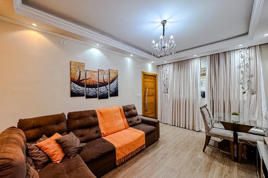 Casa à venda com 3 quartos, 180m² em Vila Canero, São Paulo