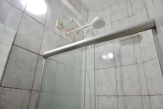 Banheiro - Detalhes de kitnet/studio para alugar com 1 quarto, 45m² em Prado, Belo Horizonte