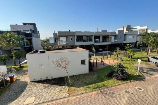 Área Externa de casa de condomínio para alugar com 2 quartos, 180m² em Sarandi, Porto Alegre