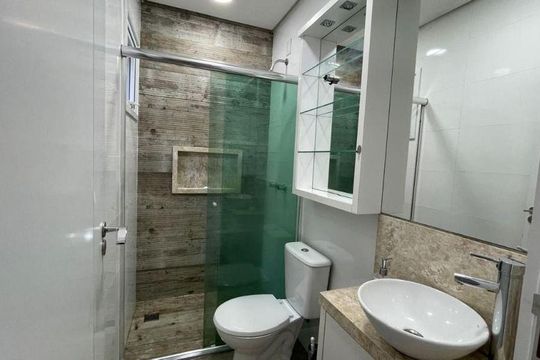 Banheiro 1 de casa de condomínio para alugar com 2 quartos, 180m² em Sarandi, Porto Alegre