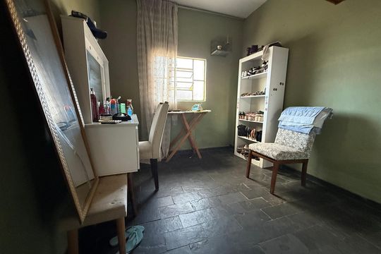 Casa à venda com 3 quartos, 300m² em Braúnas, Belo Horizonte