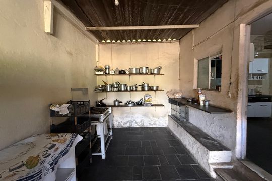 Casa à venda com 3 quartos, 300m² em Braúnas, Belo Horizonte