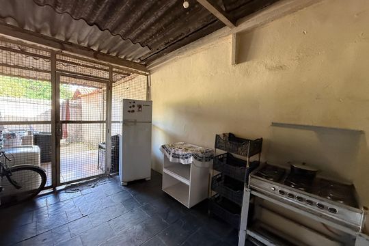 Casa à venda com 3 quartos, 300m² em Braúnas, Belo Horizonte