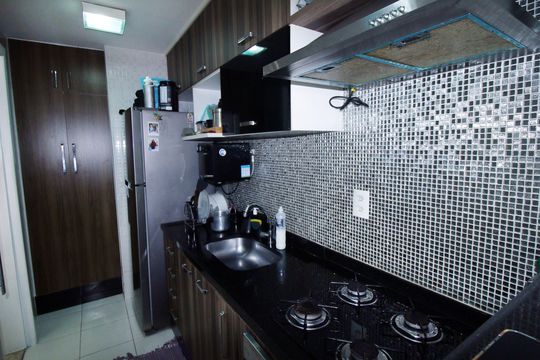 Cozinha de apartamento à venda com 2 quartos, 58m² em Vicente de Carvalho, Rio de Janeiro