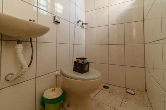 Edícula - Banheiro de casa à venda com 3 quartos, 164m² em Parque Edu Chaves, São Paulo