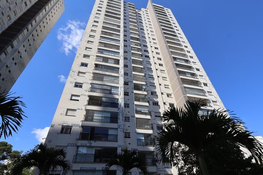 Fachada de apartamento à venda com 2 quartos, 104m² em Parque Reboucas, São Paulo