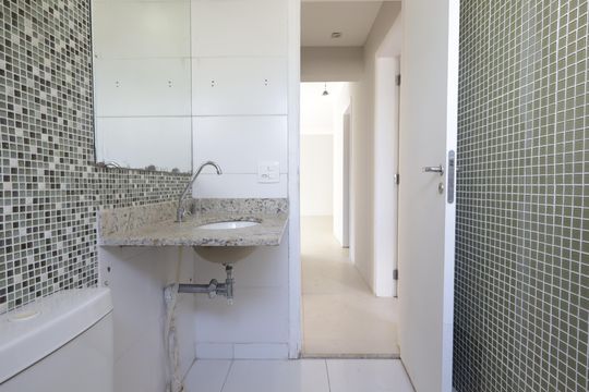 Banheiro de apartamento à venda com 2 quartos, 104m² em Parque Reboucas, São Paulo