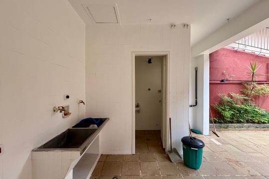 Área de Serviço de casa à venda com 4 quartos, 250m² em Granja Julieta, São Paulo