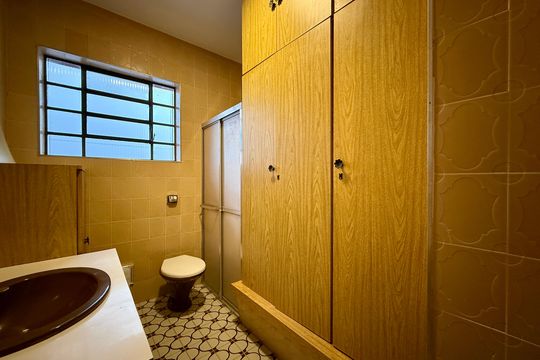 Banheiro Social  de casa à venda com 4 quartos, 250m² em Granja Julieta, São Paulo