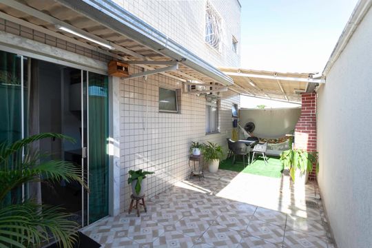 Área privativa de apartamento à venda com 3 quartos, 100m² em Pqe Recreio, Contagem