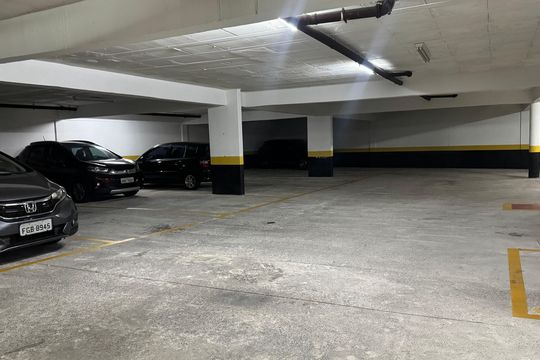 Garagem de apartamento à venda com 3 quartos, 78m² em Vila Suzana, São Paulo