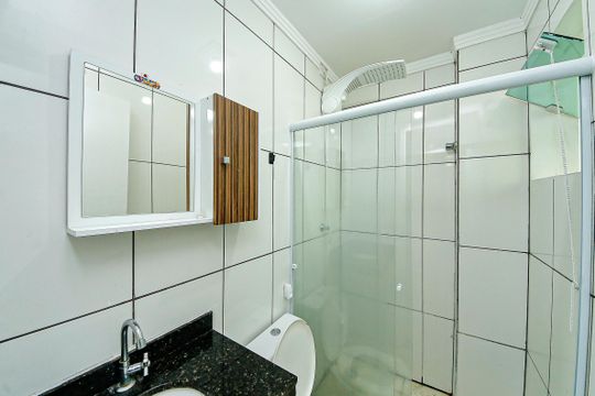 Banheiro social de kitnet/studio à venda com 1 quarto, 26m² em Vila Divina Pastora, São Paulo