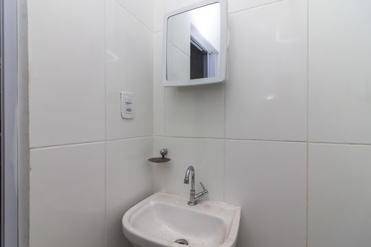 Edícula 2 - Banheiro  de casa para alugar com 2 quartos, 130m² em Chora Menino, São Paulo
