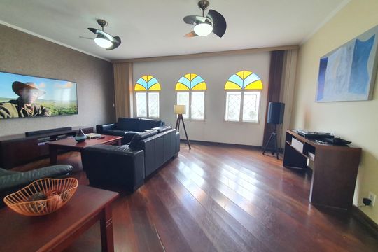 Casa à venda com 3 quartos, 268m² em Jardim Nova Europa, Campinas