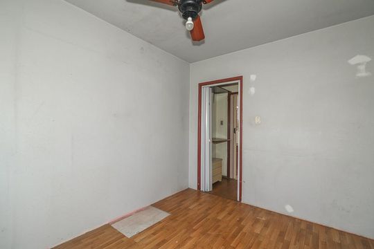 Quarto de apartamento para alugar com 1 quarto, 518m² em Rubem Berta, Porto Alegre