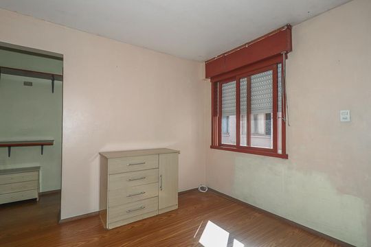 Sala de apartamento para alugar com 1 quarto, 518m² em Rubem Berta, Porto Alegre