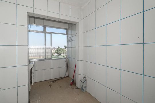 Cozinha de apartamento para alugar com 1 quarto, 518m² em Rubem Berta, Porto Alegre