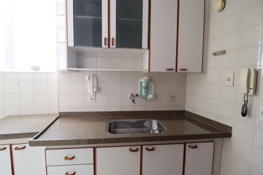 Cozinha de apartamento para alugar com 1 quarto, 40m² em Centro, Uberlândia