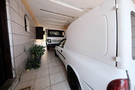 Garagem de casa à venda com 3 quartos, 157m² em Vila Bauab, São Paulo