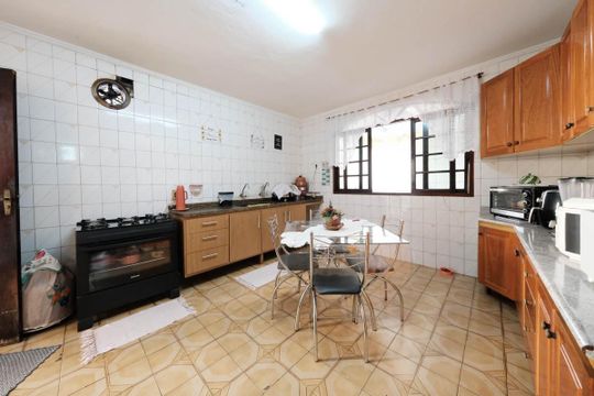 Cozinha e Área de Serviço de casa à venda com 3 quartos, 157m² em Vila Bauab, São Paulo