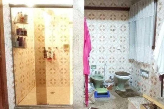Banheiro de casa para alugar com 3 quartos, 374m² em Jardim Lindóia, Porto Alegre
