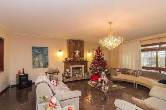 Casa para alugar com 3 quartos, 374m² em Jardim Lindóia, Porto Alegre