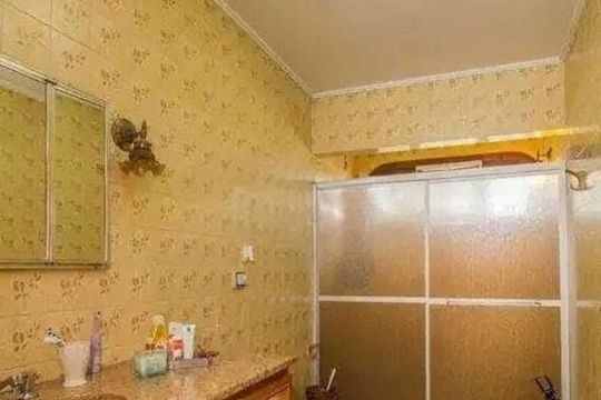 Banheiro 3 de casa para alugar com 3 quartos, 374m² em Jardim Lindóia, Porto Alegre