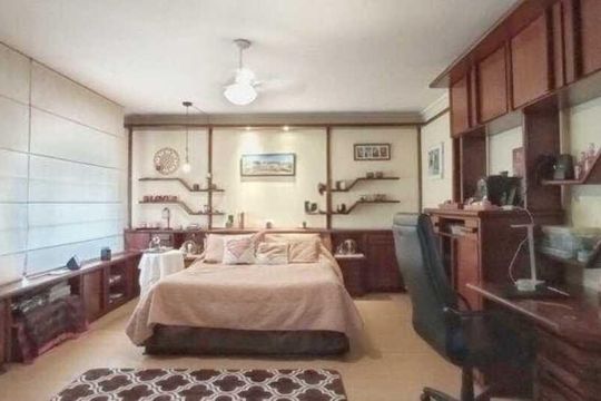 Quarto 1 de casa à venda com 3 quartos, 374m² em Jardim Lindóia, Porto Alegre
